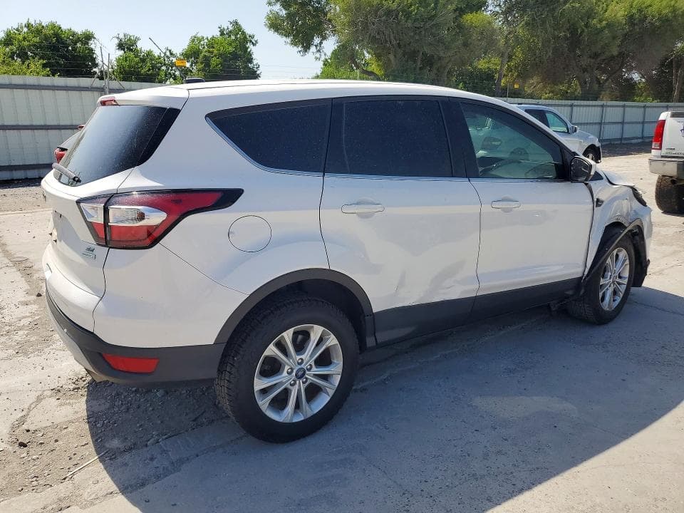 2017 FORD ESCAPE SE 3