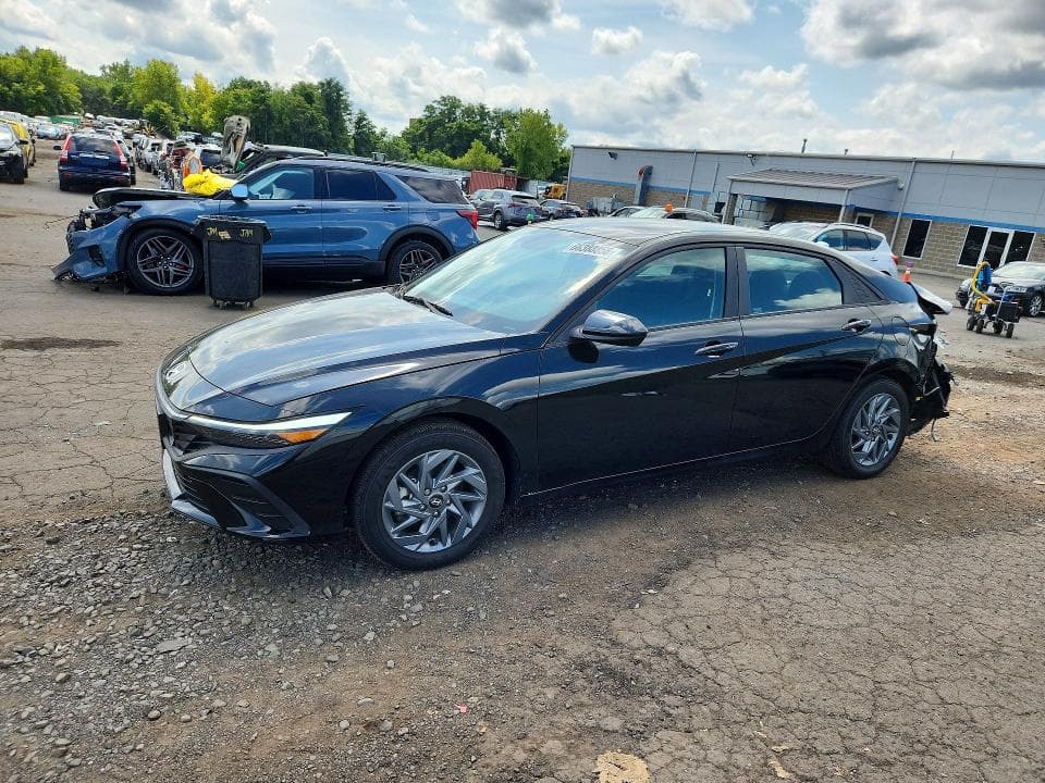 2024 HYUNDAI ELANTRA BLUE