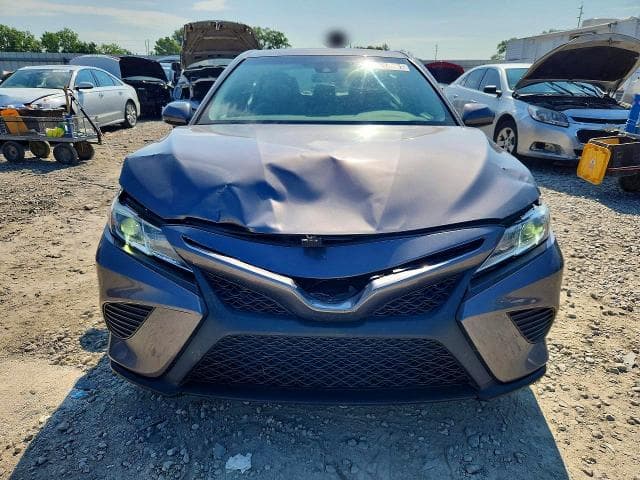 2018 TOYOTA CAMRY SE 5