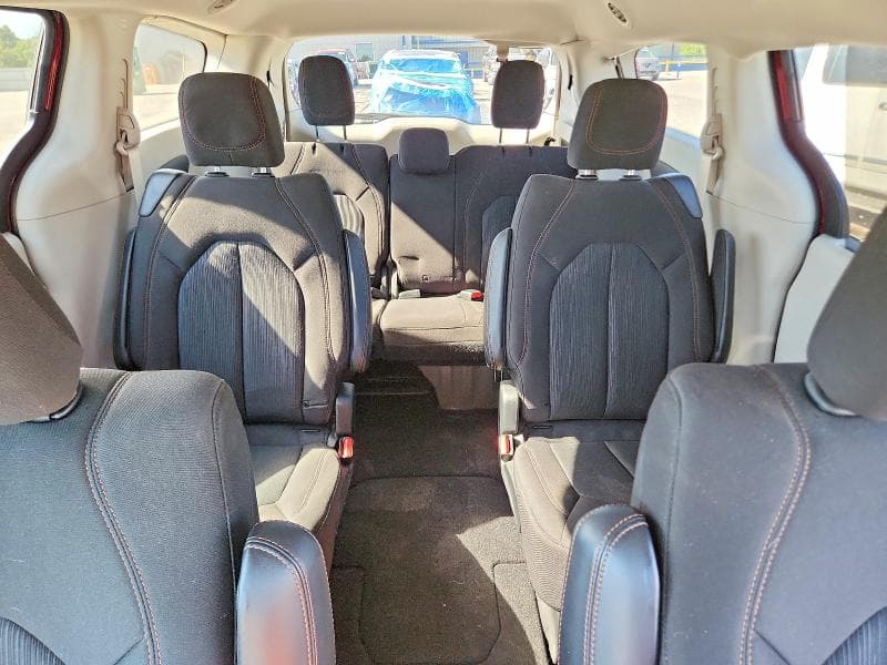 2020 CHRYSLER PACIFICA TOURING 10