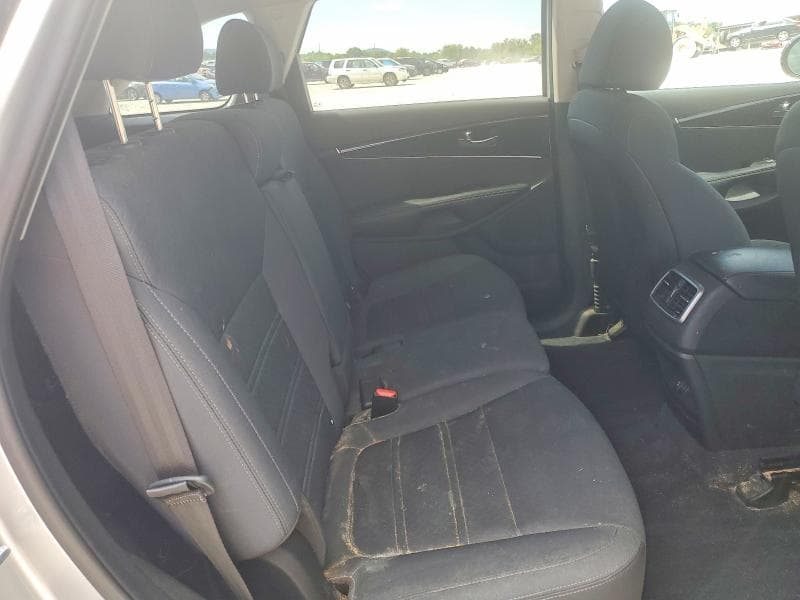 2019 KIA SORENTO L 11