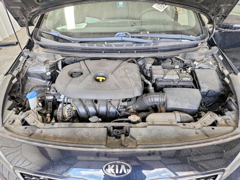 2017 KIA FORTE5 LX 11