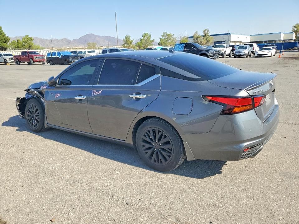 2025 NISSAN ALTIMA SV 2