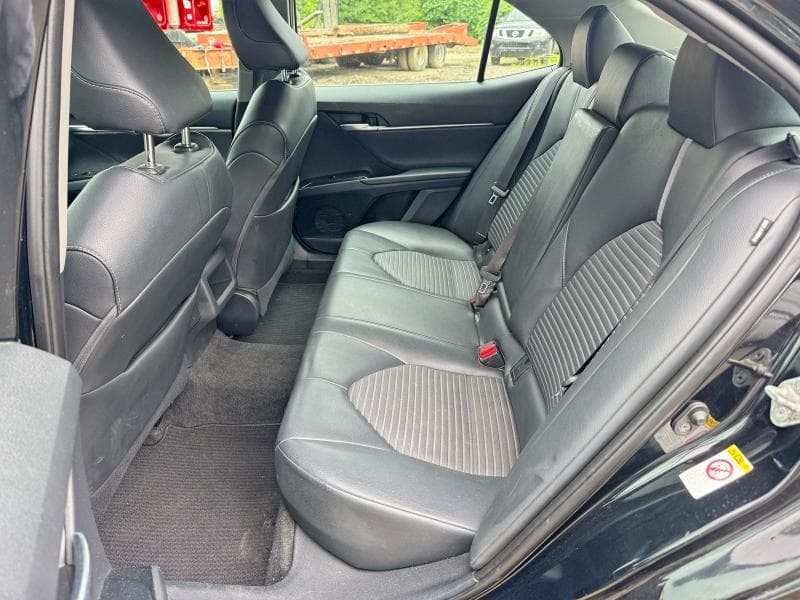 2018 TOYOTA CAMRY SE 12