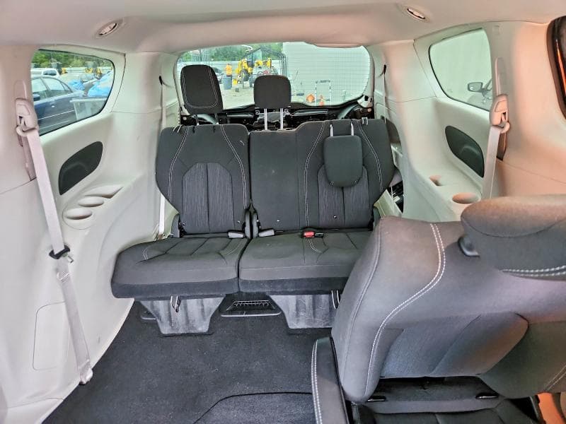 2021 CHRYSLER VOYAGER LX 10