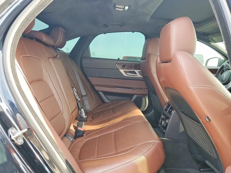 2017 JAGUAR XF R - SPORT 10