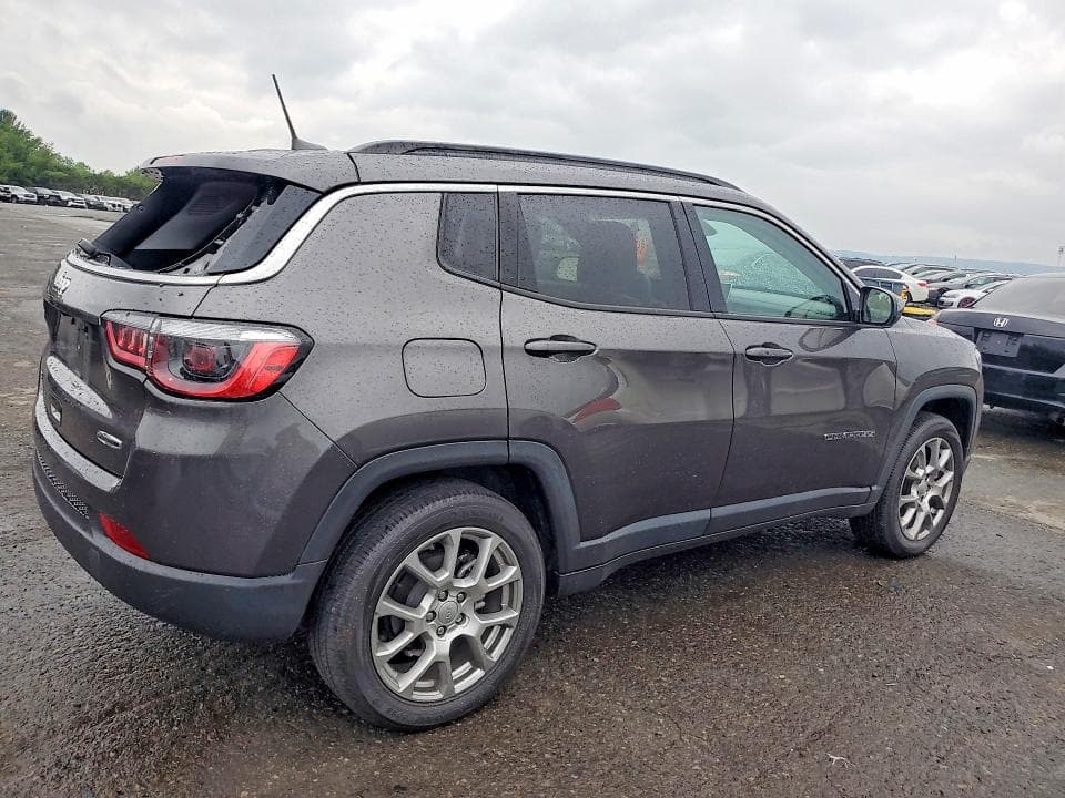 2022 JEEP COMPASS LATITUDE LUX 3