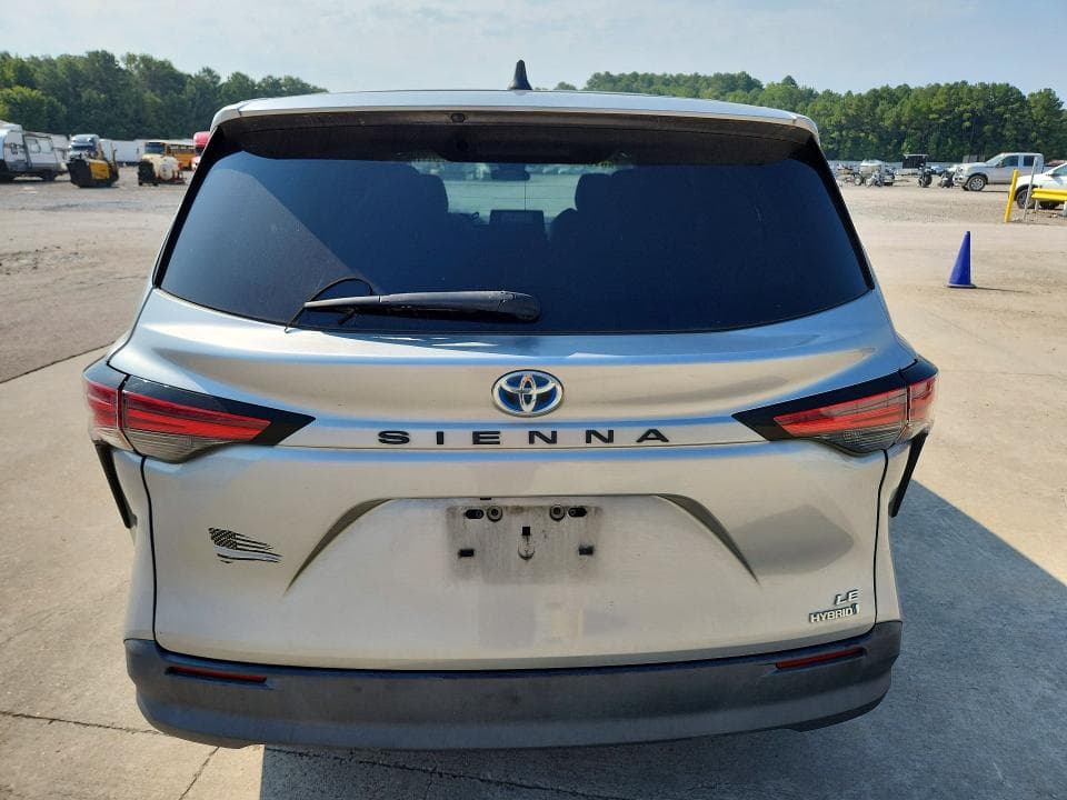 2021 TOYOTA SIENNA LE 6