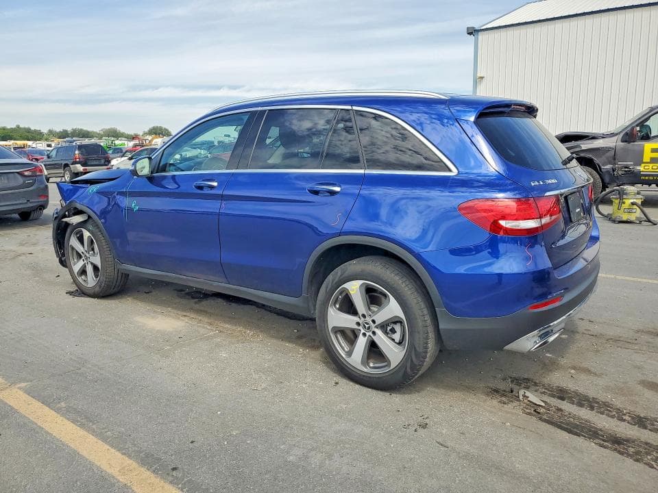 2018 MERCEDES-BENZ GLC 300 2