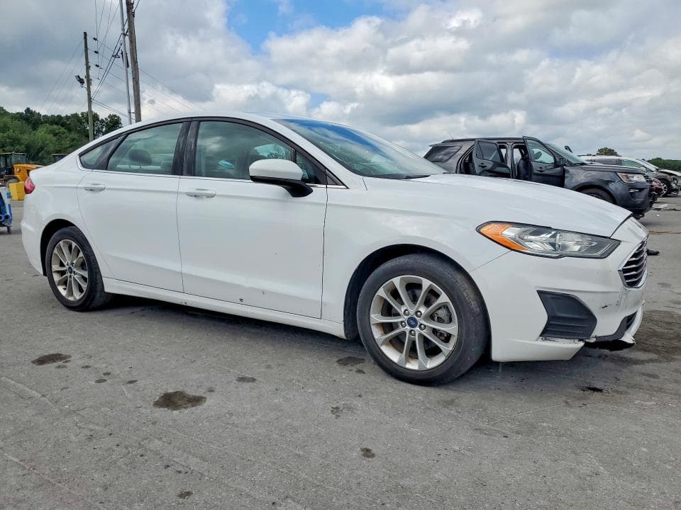2019 FORD FUSION SE 4