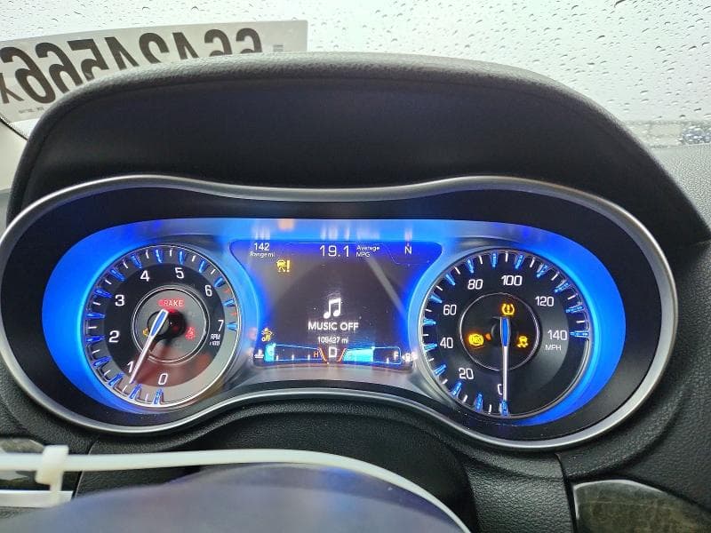 2018 CHRYSLER 300 LIMITED 9