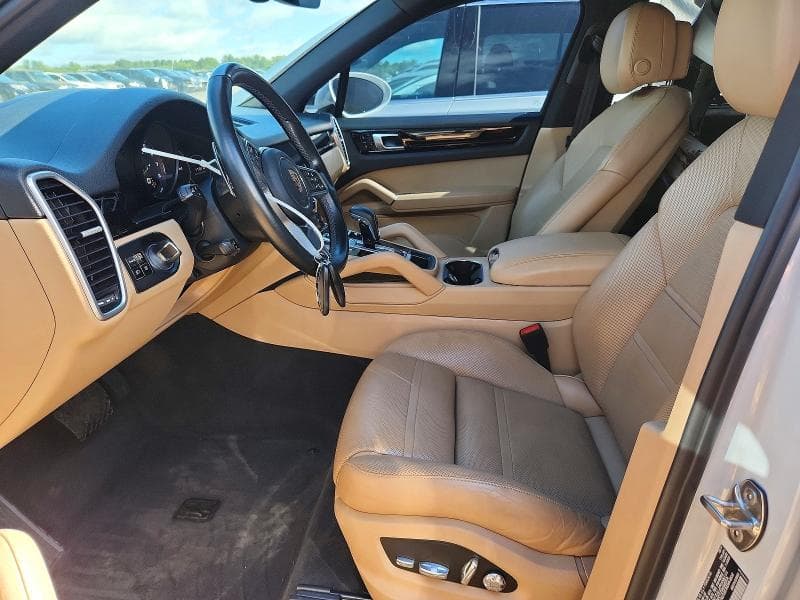2019 PORSCHE CAYENNE SE HYBRID 7