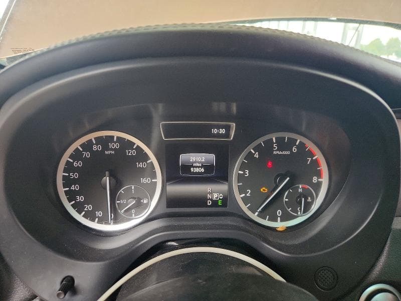 2017 INFINITI QX30 BASE 9