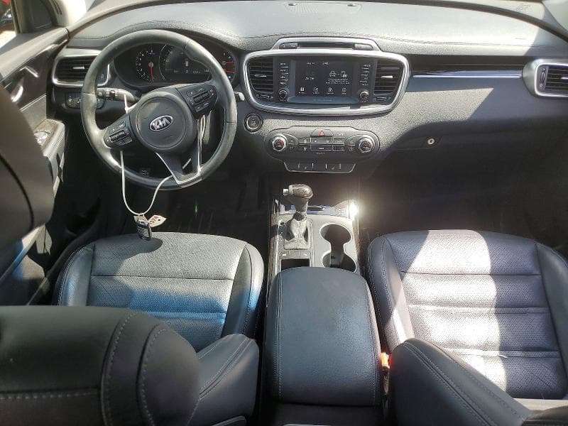 2017 KIA SORENTO EX 8