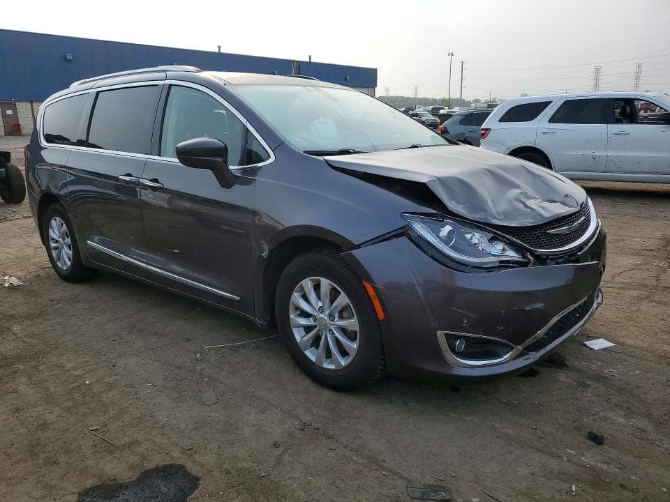 2018 CHRYSLER PACIFICA TOURING L 4