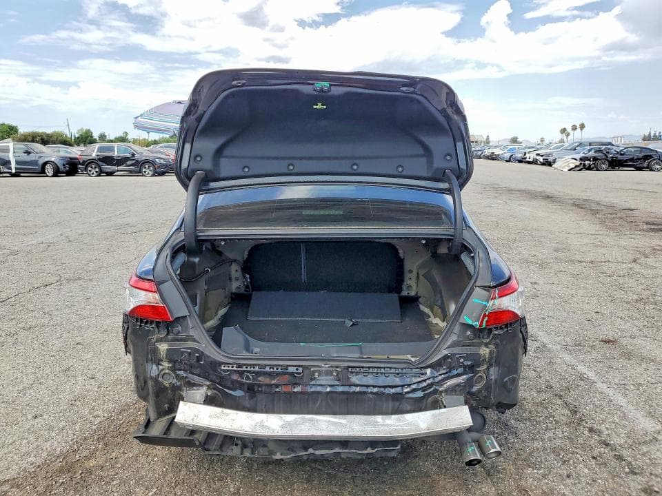 2018 TOYOTA CAMRY SE 6