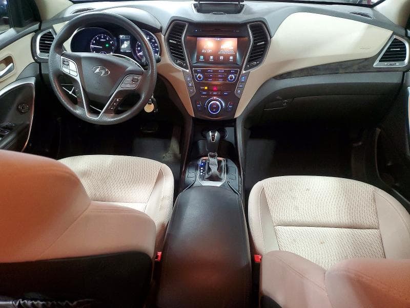 2018 HYUNDAI SANTA FE SE 8