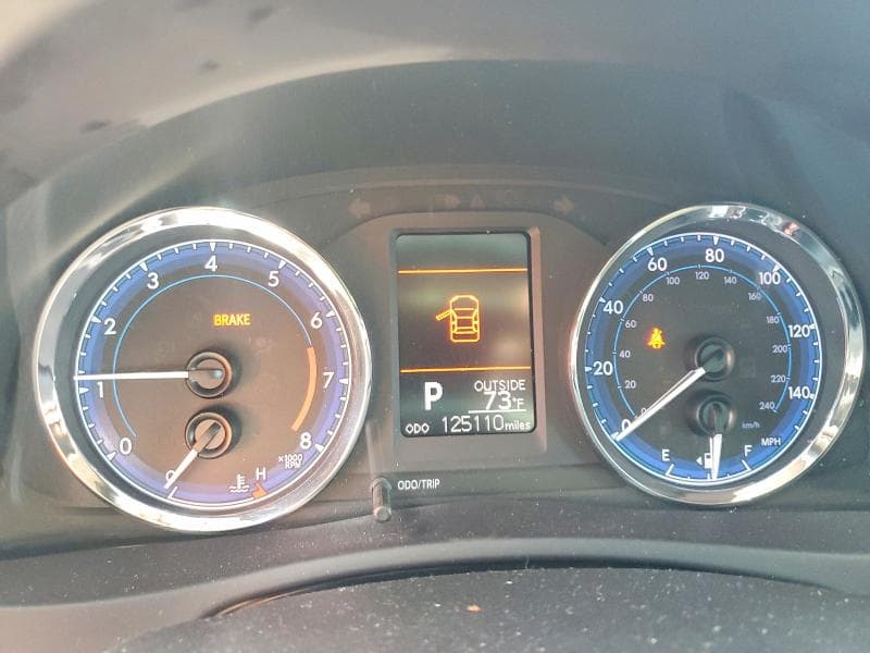 2018 TOYOTA COROLLA LE 9