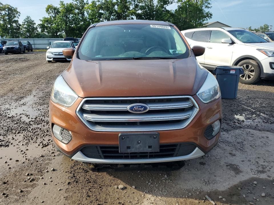 2017 FORD ESCAPE SE 5