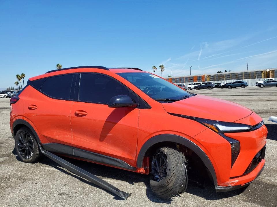 2027 CHEVROLET BOLT RS 4
