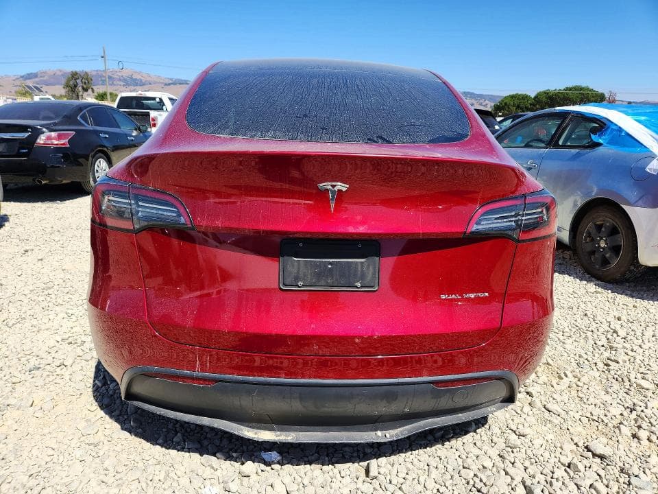 2024 TESLA MODEL Y 6