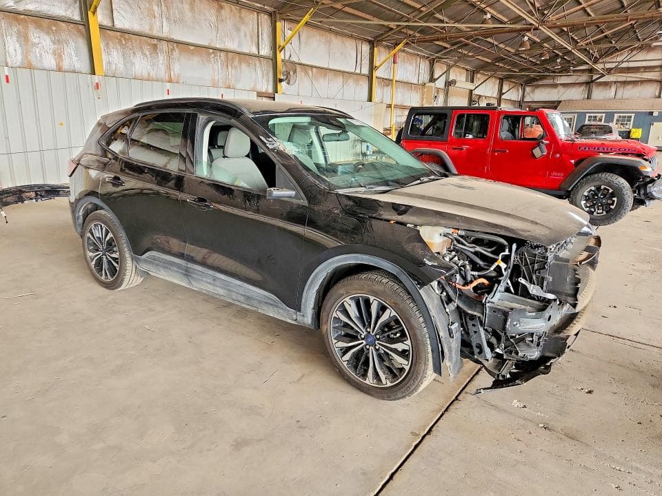 2021 FORD ESCAPE SE 4