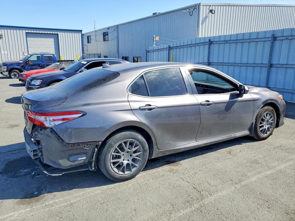 2020 TOYOTA CAMRY LE 3