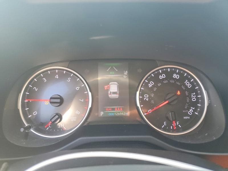 2020 TOYOTA RAV4 LE 9