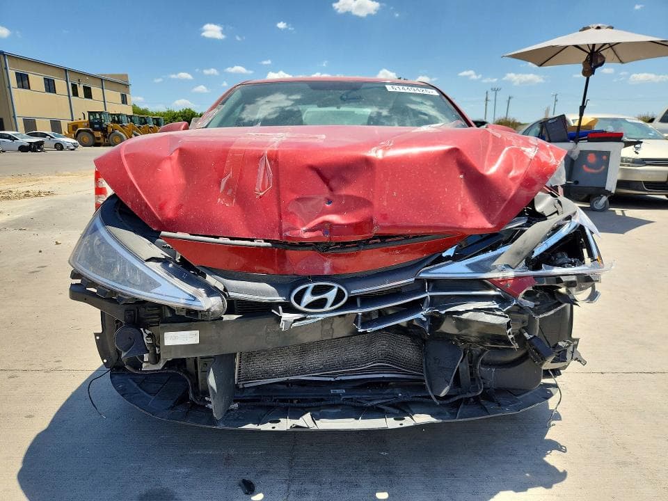 2019 HYUNDAI ELANTRA SE 5