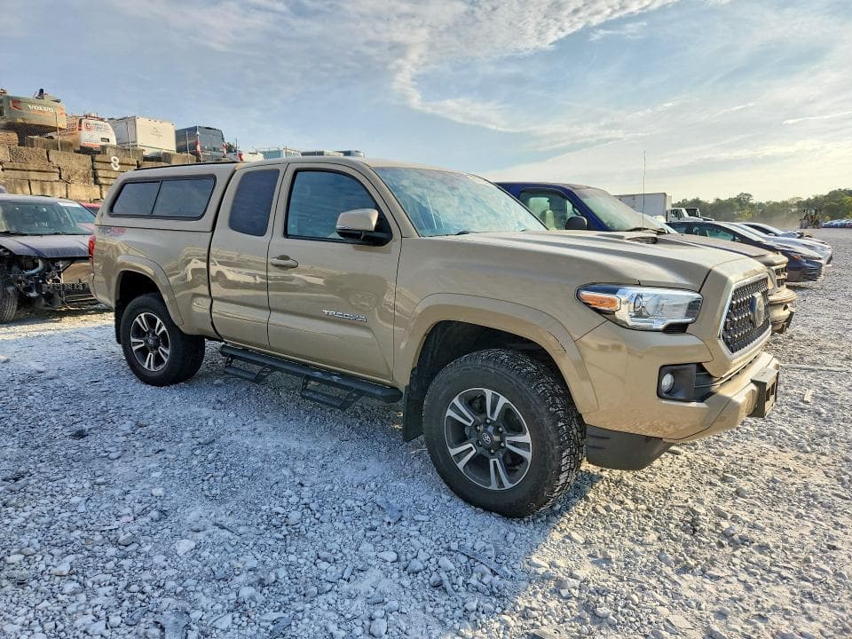 2018 TOYOTA TACOMA TRD SPORT 4