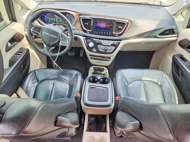 2017 CHRYSLER PACIFICA TOURING L PLUS 8