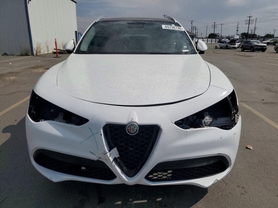 2019 ALFA ROMEO STELVIO 5