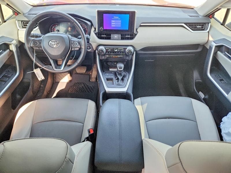 2024 TOYOTA RAV4 XLE PREMIUM 8