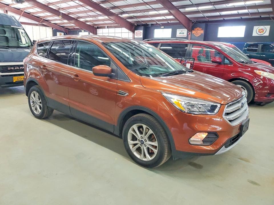 2017 FORD ESCAPE SE 4