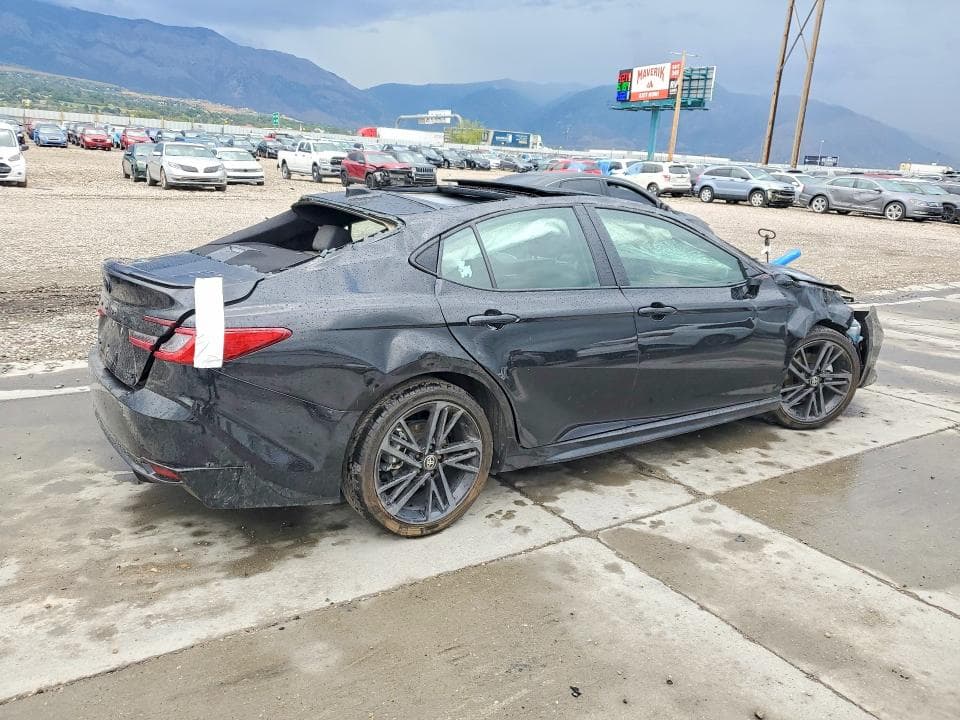 2025 TOYOTA CAMRY XSE 3