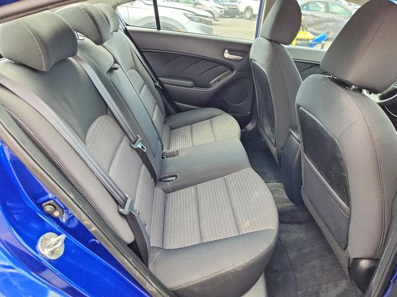2017 KIA FORTE LX 10