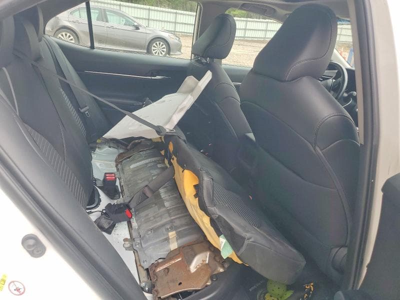 2019 TOYOTA CAMRY HYBRID SE 12