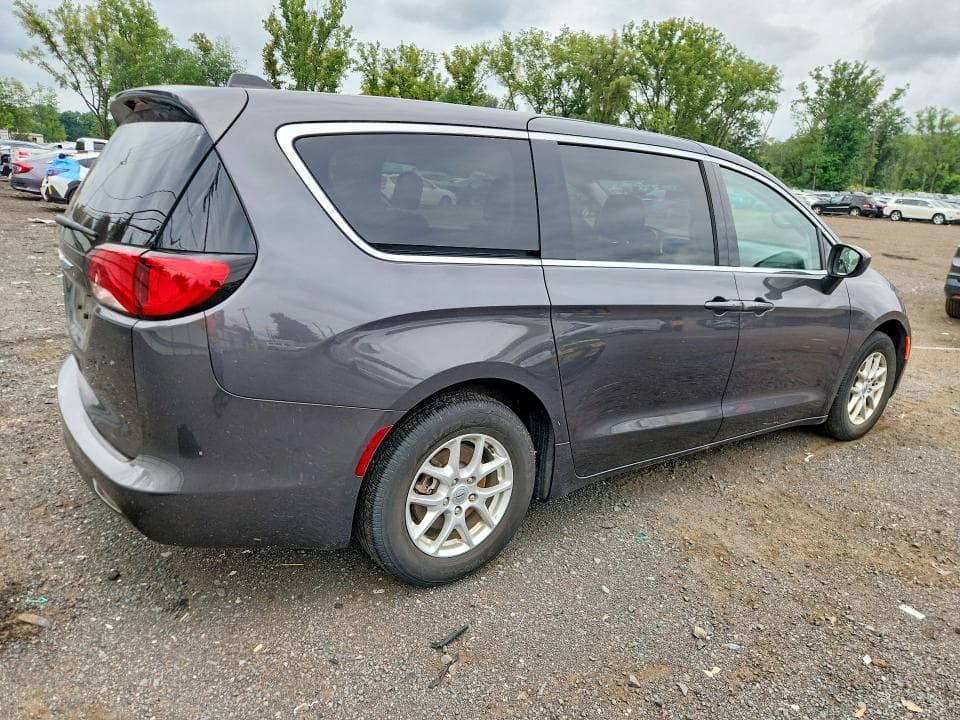 2022 CHRYSLER VOYAGER LX 3