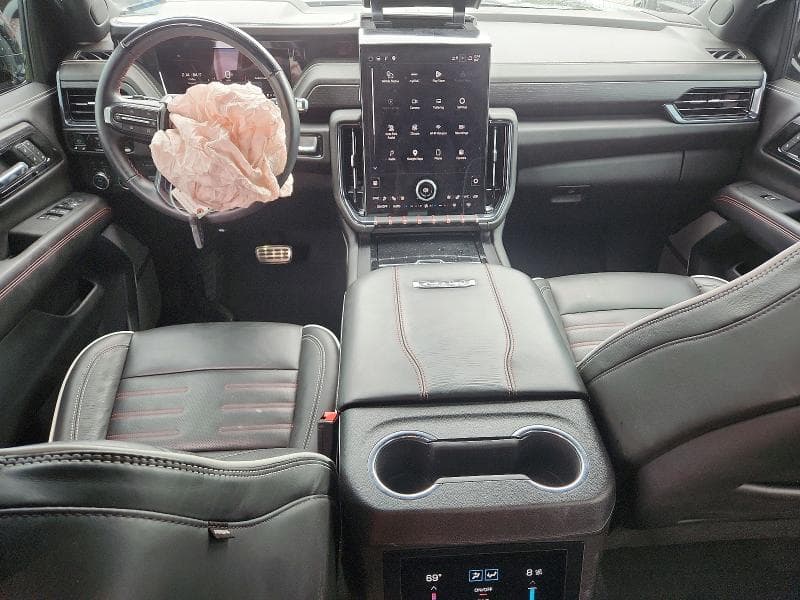 2025 GMC YUKON AT4 ULTIMATE 8