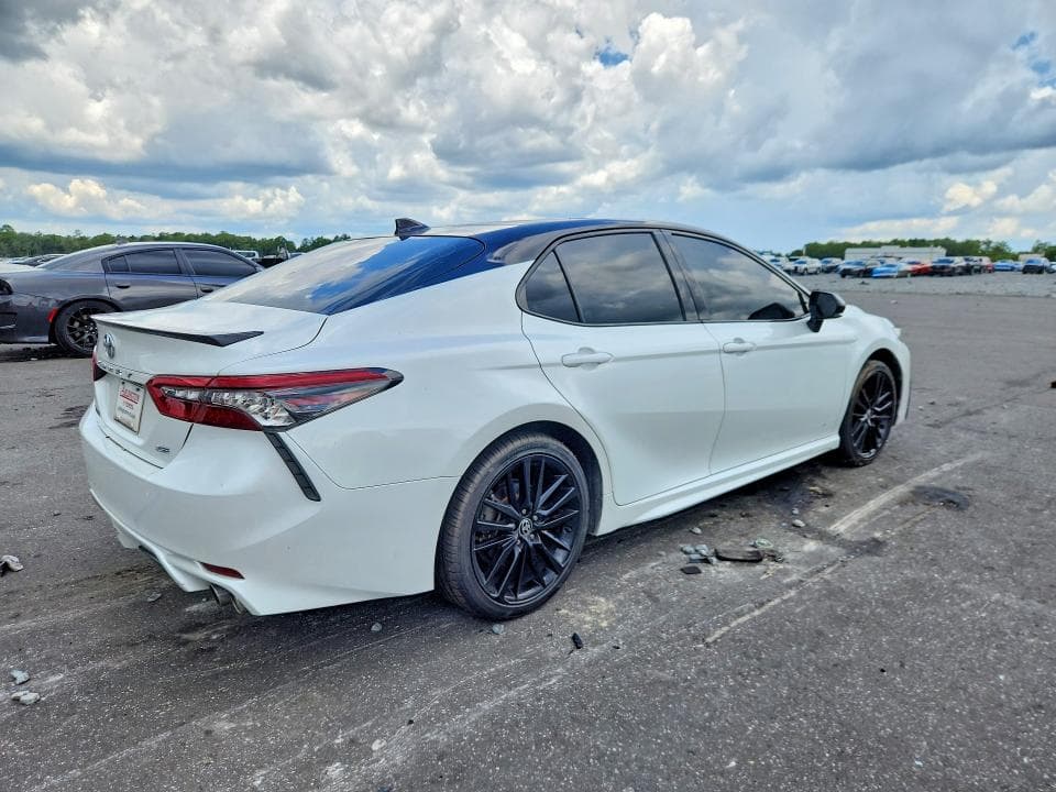 2022 TOYOTA CAMRY XSE 3