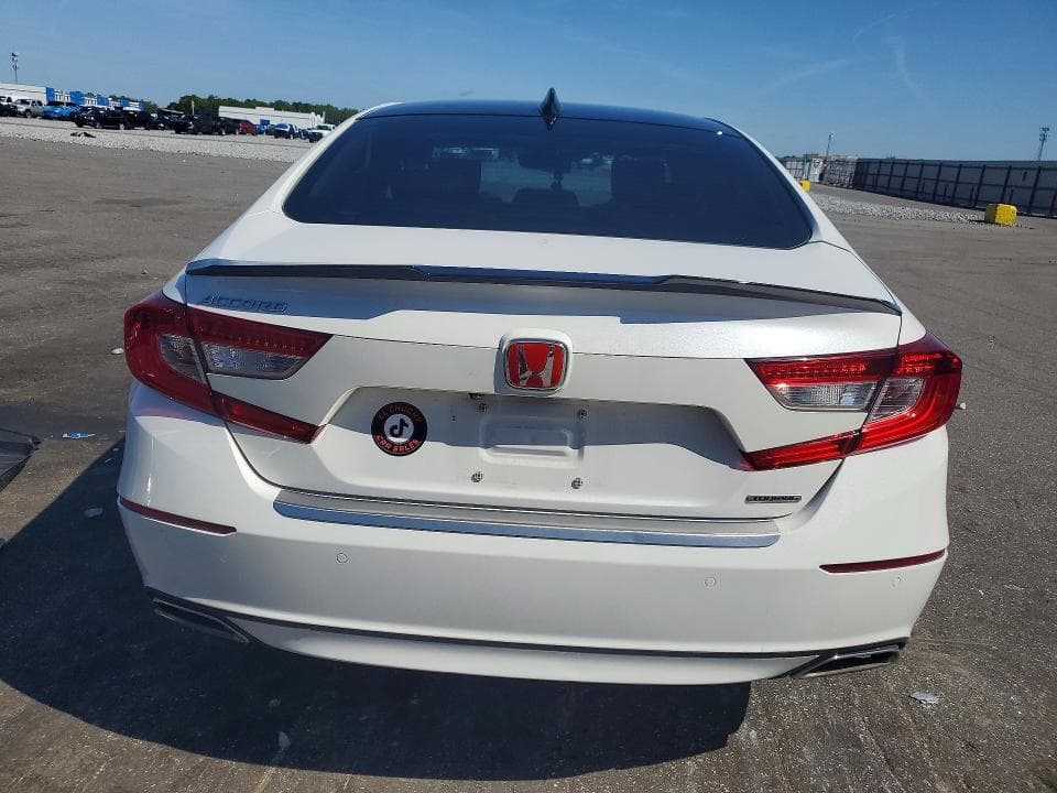 2018 HONDA ACCORD TOURING 6