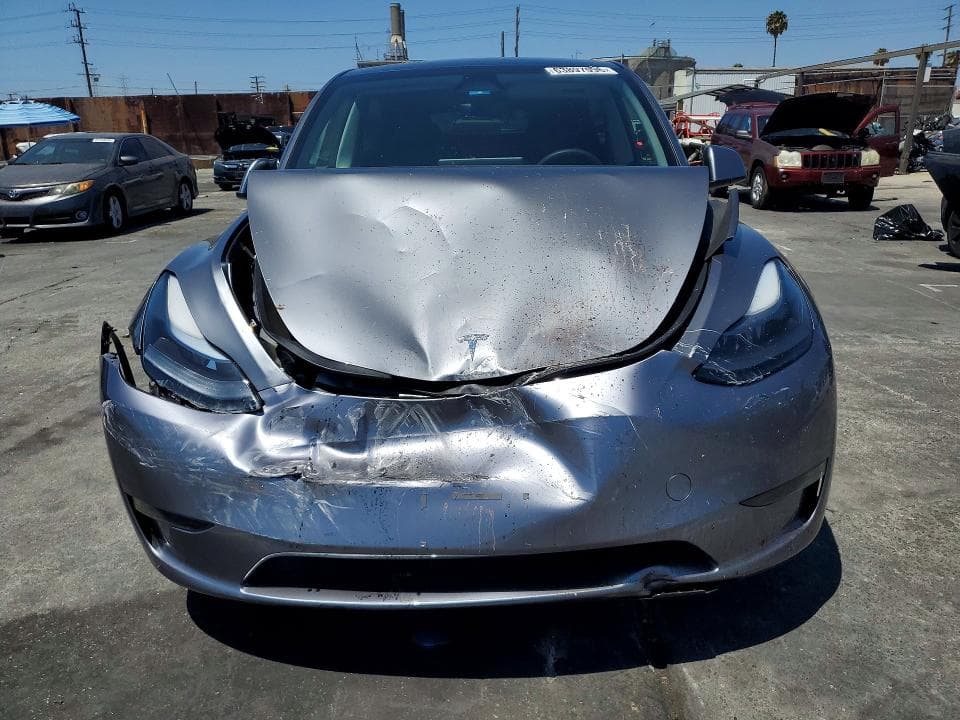 2024 TESLA MODEL Y 5