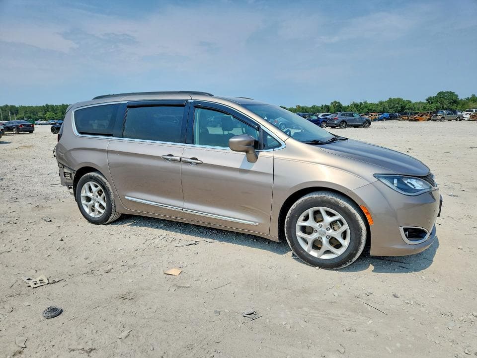 2017 CHRYSLER PACIFICA TOURING L 4