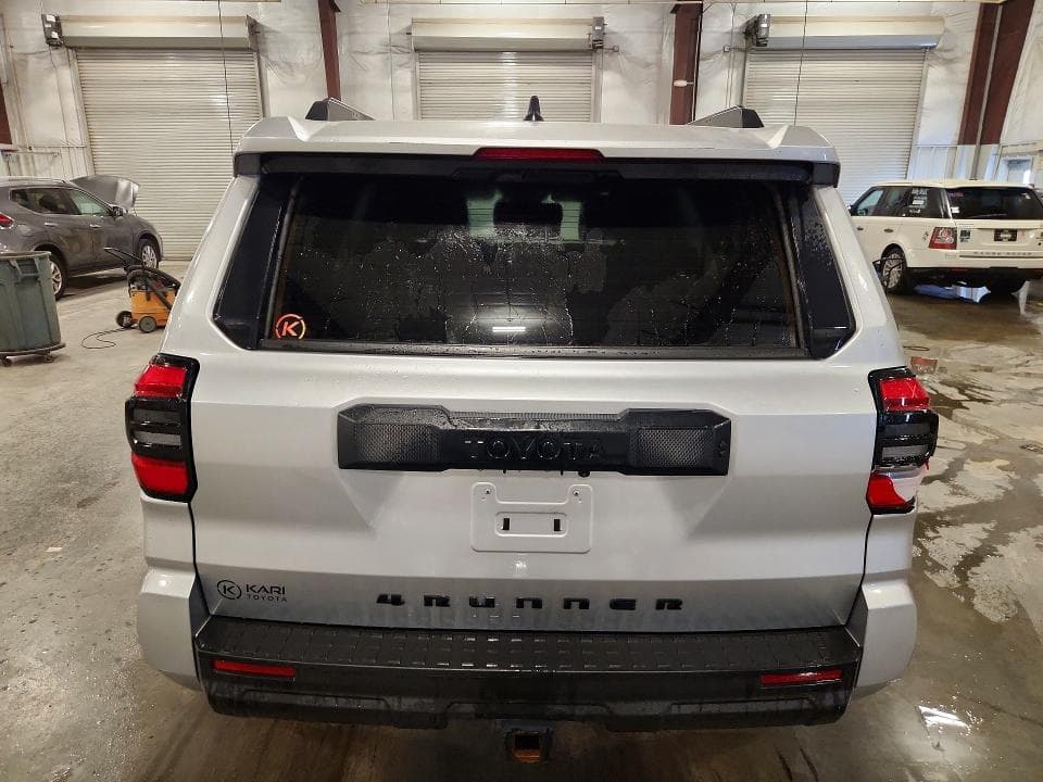 2025 TOYOTA 4RUNNER SR5 6