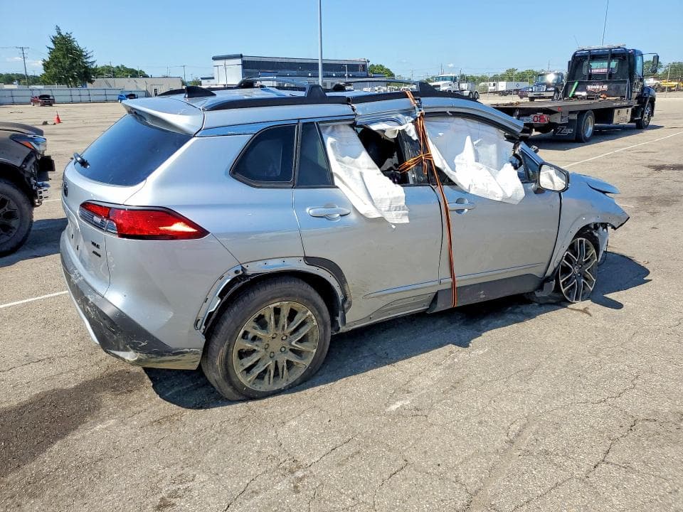 2026 TOYOTA COROLLA CROSS XLE 3