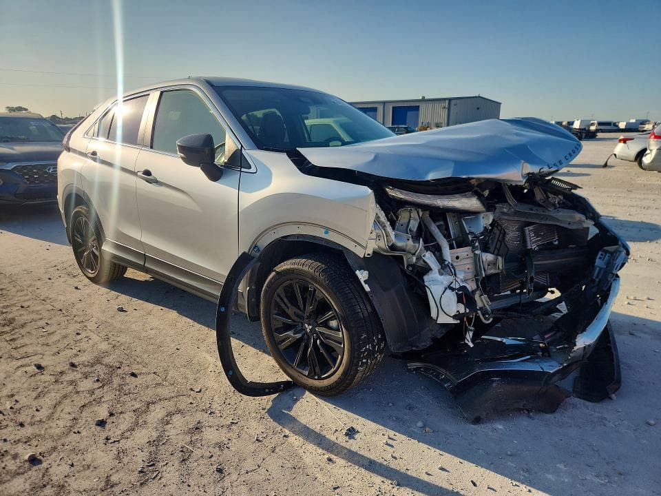 2023 MITSUBISHI ECLIPSE CROSS LE 4