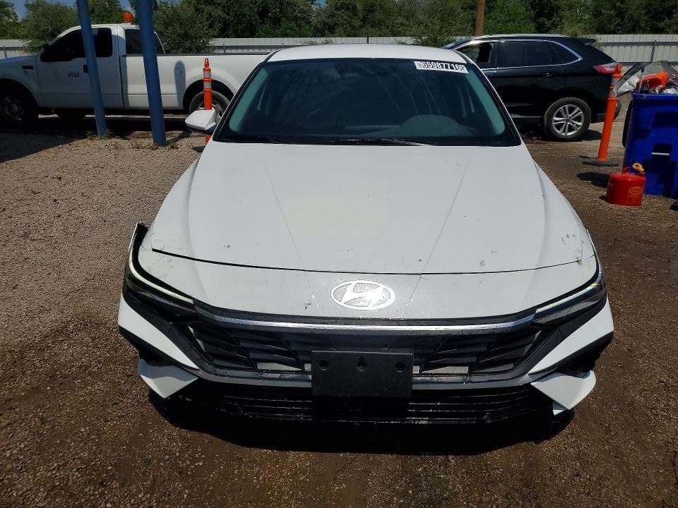 2026 HYUNDAI ELANTRA SE 5