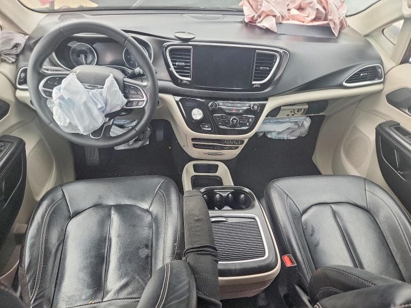 2022 CHRYSLER PACIFICA TOURING L 8