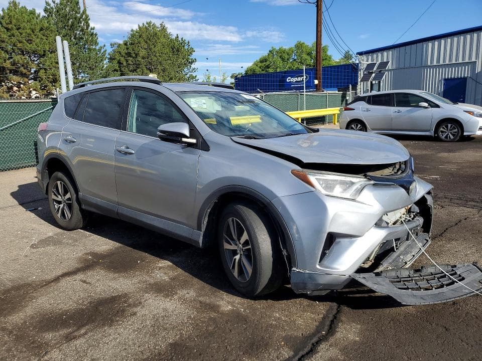 2018 TOYOTA RAV4 XLE 4