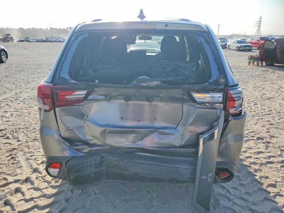 2018 MITSUBISHI OUTLANDER ES 6